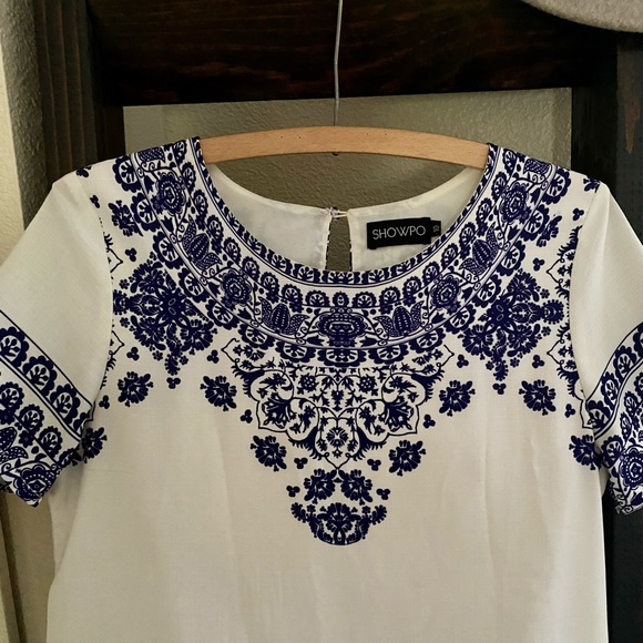 Blue Floral Printed Shift Dress - Picture 2 of 4